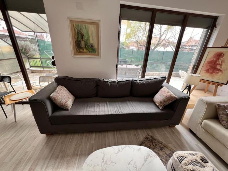 Kazanlak Large Guest House Apartment Near The Center With Full Kitchen & Dining Room, King Beds, Garden Patio, Free Parking & Self Check-In Exterior photo